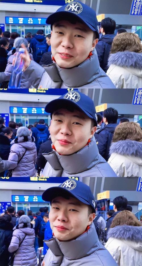 周九良 私服 蓝色系 三屏拼接壁纸