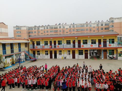 渑池县陈村乡黄花小学举行"童心向党,歌唱祖国"校园歌唱比赛