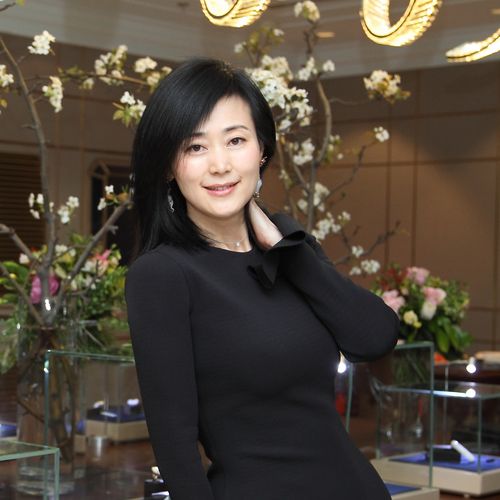 美国从事过地产行业,北京欧致宝珠宝有限责任公司"欧至宝珠宝"创始人