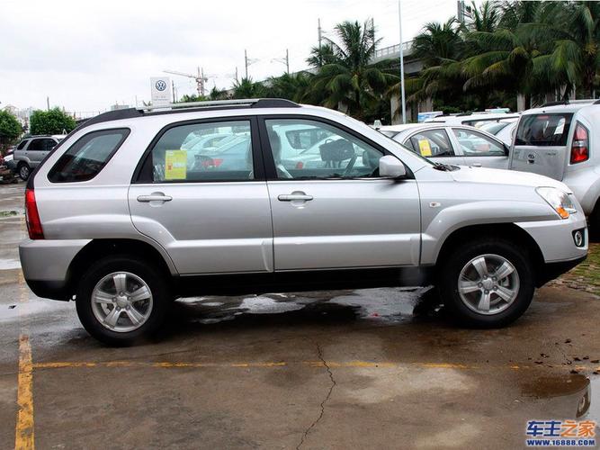 汽车图库 起亚 东风悦达起亚 狮跑(76/322) 外观 银色 狮跑 参考成交