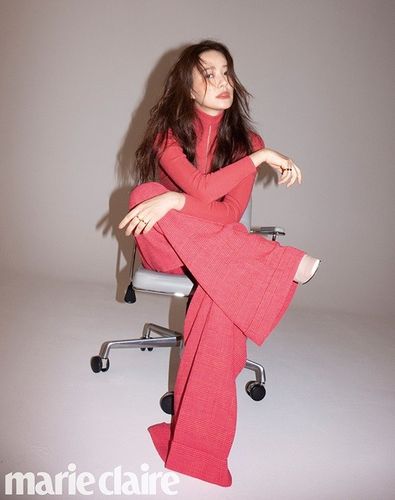 韩国女艺人孙泰英最新杂志写真曝光