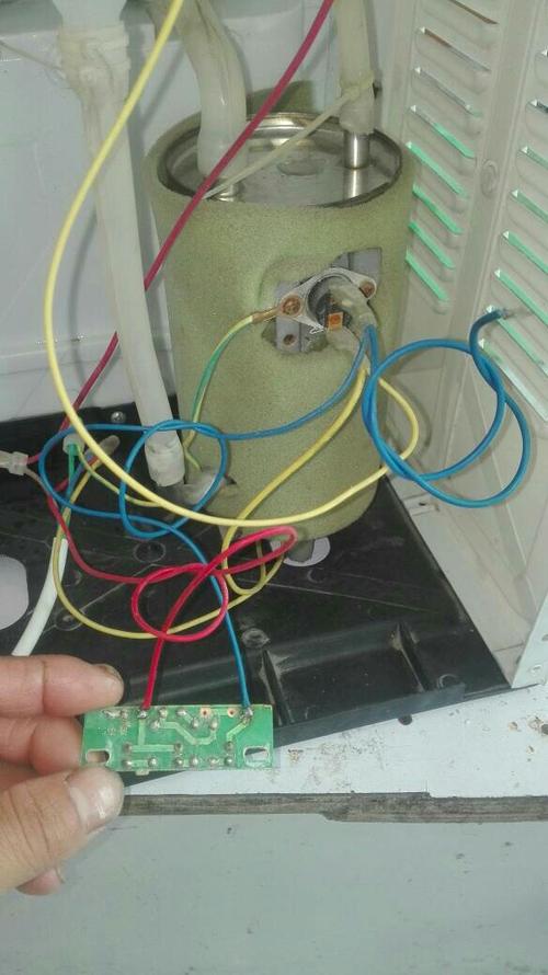 这是个饮水机只有一个温控器.