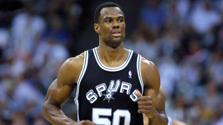 仅3人有资格_罗宾逊