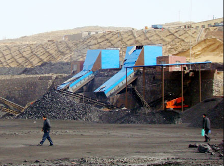 陕西神木刘家峁煤矿事故救援难度大 浓烟致井内能见度