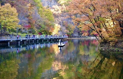 关门山,秋枫似梦境