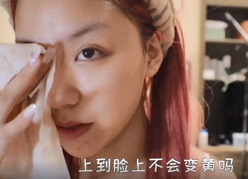 刀小刀扛不住网友的质疑,终于晒出素颜照片,看清颜值黑粉都道歉