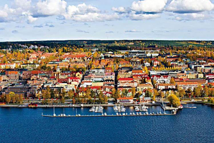 图:瑞典中部城市stersund/资料图片我在新闻标题上读到"瑞典模式"这个