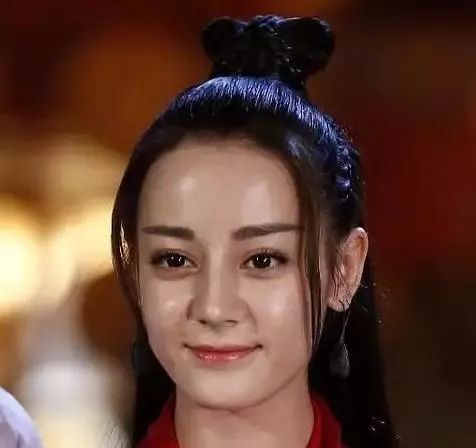 就连混合肌,干皮仙女们都摆不脱t字区的油光闪闪 不论是迪丽热巴妆容