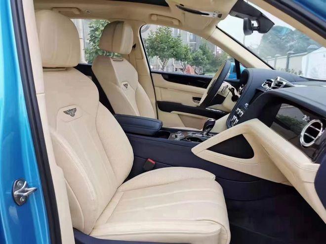 宾利添越翠鸟蓝现车 稀缺色彰显与众不同|内饰|越野