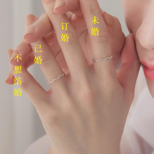 泫雅男友晒左手无名指戴戒指特写照,暗示