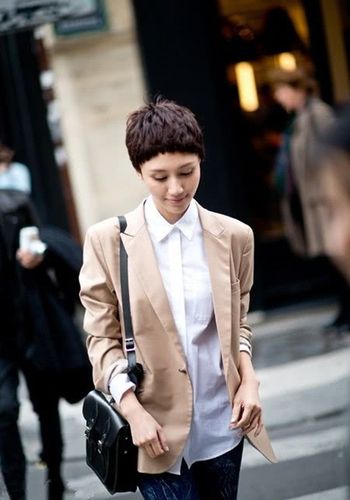 这么短的头发有多少女明星能hold住呢?