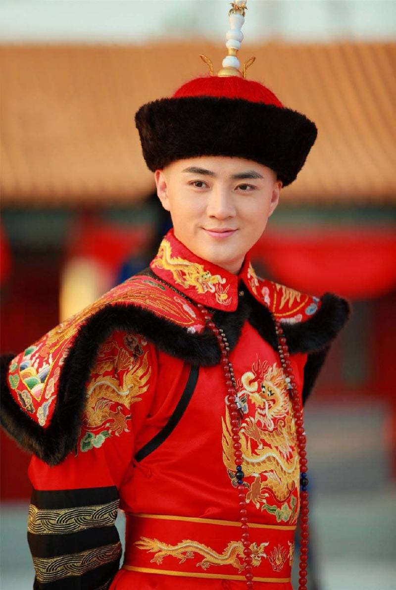 原创陌上人如玉,帅气孝顺的余少群为何被"剩"下了?