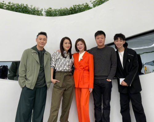 捧火景甜带飞肖战,堪称经纪人界"热巴",这个张晶到底啥来头?