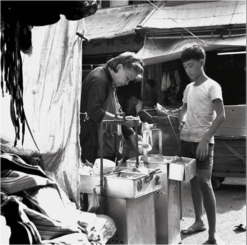 展之"双城姿态&mdash;&mdash;深港50-80年代纪实摄影展"22日在深开幕