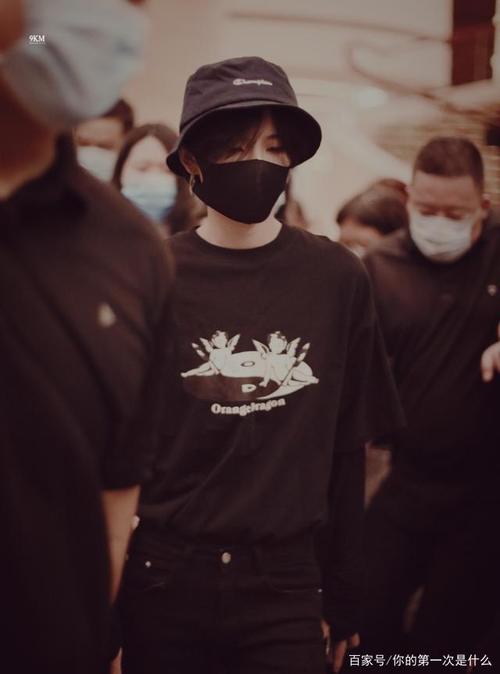 谁的气质适合thenine工作餐的成员?刘雨昕的样式太