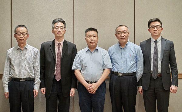 皮肤科主任张建中教授,复旦大学附属华山医院植发中心主任吴文育教授