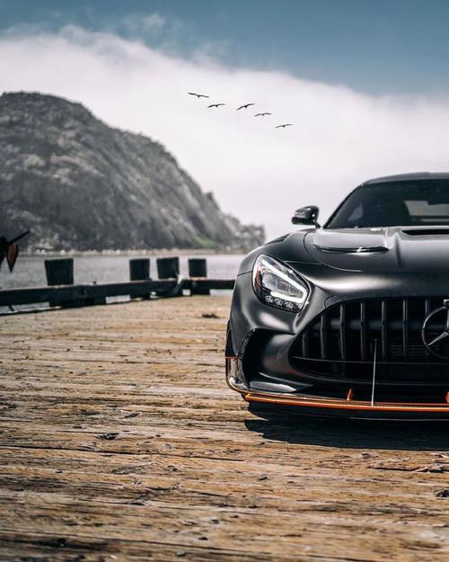 犀利的造型战斗力十足奔驰amggt实车