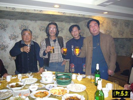 欧德顺与萧宽,吴进良,金山梓辛老师张海天将军在一起交流