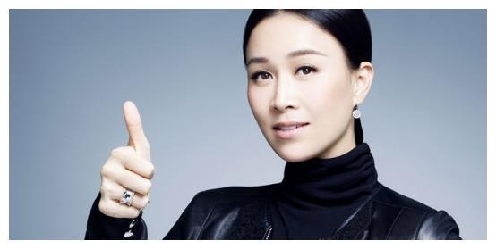 那英本身业务能力够强但关于她的情商的确是一言难尽