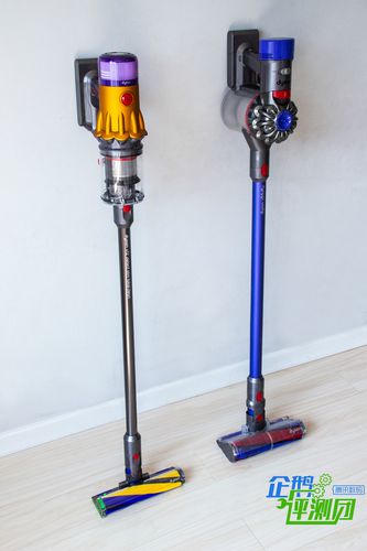 评戴森v12 detect slim吸尘器 看看激光"扫射"除尘有多强