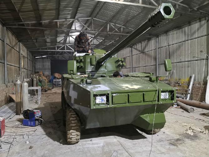 09式轮式装甲车,动力十足--军事展厂家