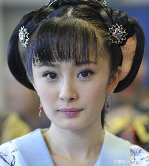 我看过第一个杨幂主演《神探狄仁杰前传》,玲珑女孩念念不忘