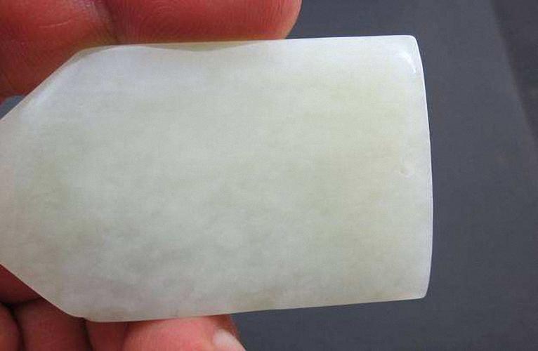 和田玉里面有棉絮正常吗,和田玉的棉絮清晰图片是什么