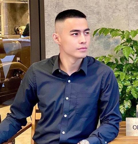 男生有2种脸型特征,很适合剪"寸头"发型,阳光又帅气