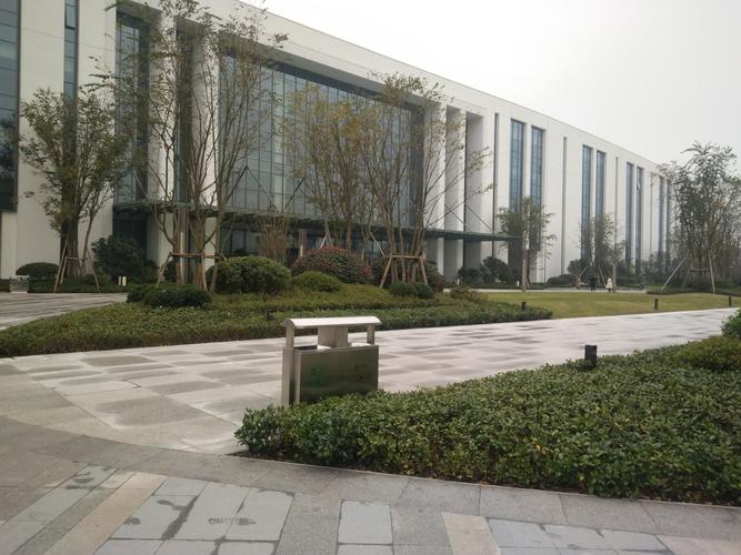 参观重庆oppo手机智能工厂