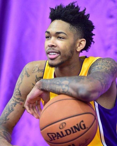 如果硬要说模板,英格拉姆应该更像字母哥而非杜兰特吧