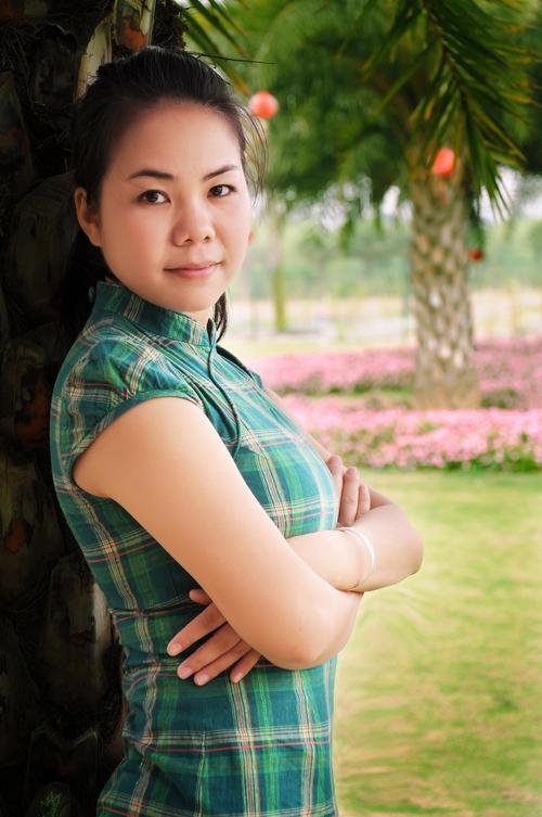 标题:年轻妈妈的美照