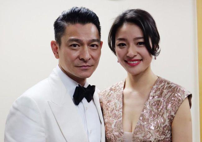 撞脸倪妮的钢琴家转行后合作刘德华出道却做了近10年的陪衬