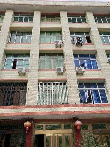 平阳县水头镇望雁社区振兴街50号 落地房出售