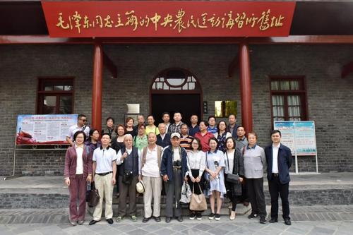 历史资料库 >>民革武汉市硚口区工委会组织党员参观武汉革命博物馆