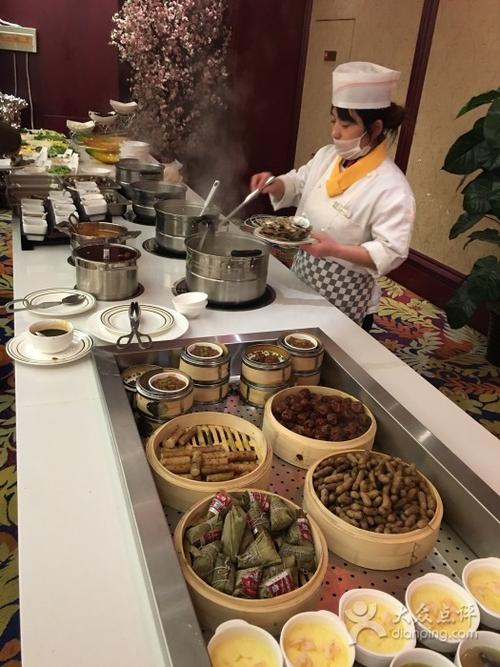 凤冠假日酒店自助餐图片 - 第1张