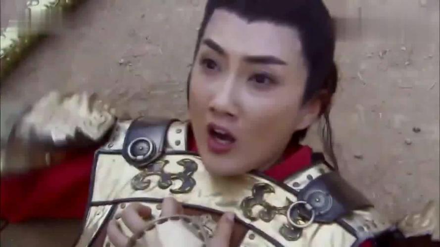 薛刚危在旦夕哪知樊梨花出现相救场面真是精彩啊