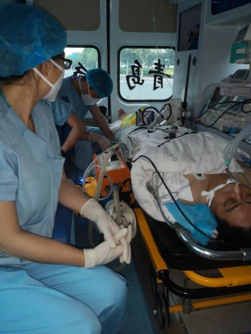 两院接力生死时速一场心脏骤停患者的抢救全纪录