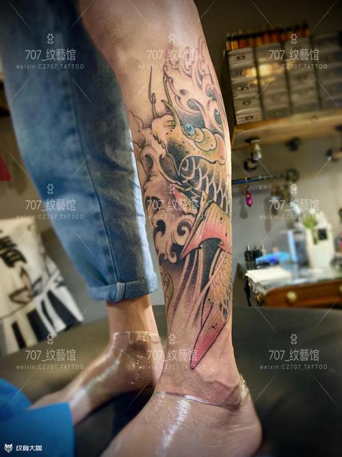 小腿鲤鱼_纹身图案手稿图片_滁州707纹艺馆98湖八万的纹身作品集