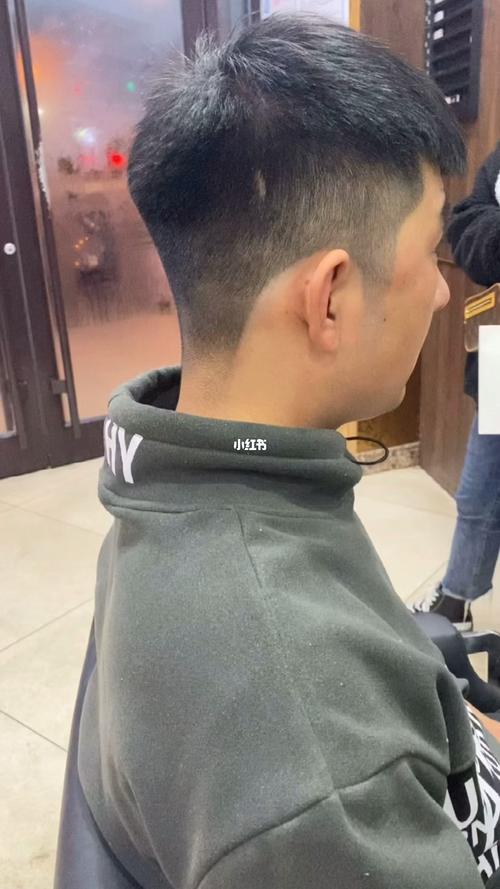 男士剪发色调_剪发_美发_理发_男生去哪儿剪头发_时尚