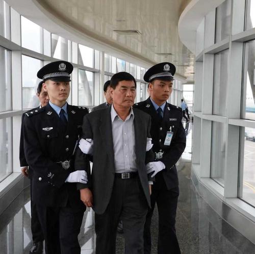 快讯!厦门市公安局原副局长郑东强回国投案自首