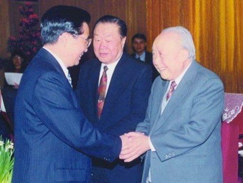 钱伟长同志生平