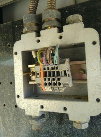 加油机的电源线怎么接?