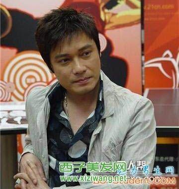 >详细内容共3页:  上一页 1 2 3 下一页 【        四方脸发型图片