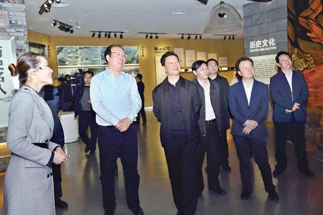 市委书记周喜安,市委副书记,市长陈吉明,市委副书记段再青分别陪同