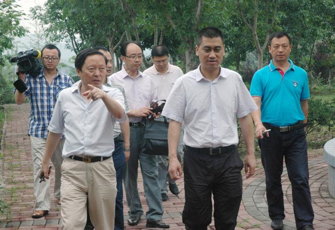 看看这些人的嘴脸: 拆迁期间担任罗江县委书记的徐光勇