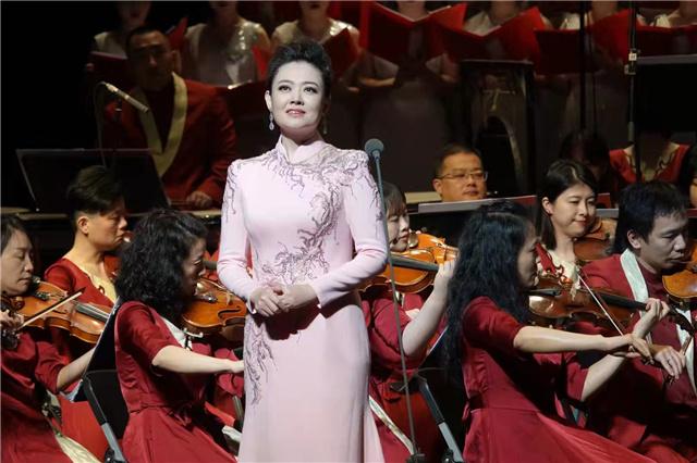 中央歌剧院女高音歌唱家王庆爽领唱《沂蒙精神》