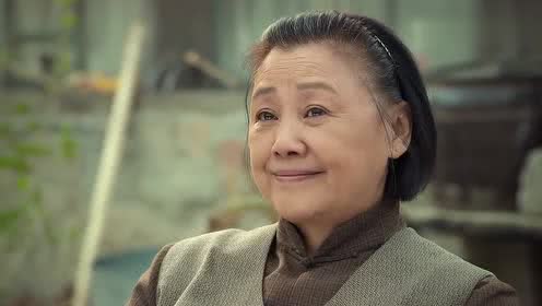 小草青青:喜鹊跟老母亲聊天,突然肚子一阵剧痛,孩子要出生了