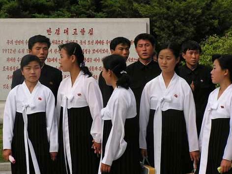 朝鲜,与贫富无关的校服