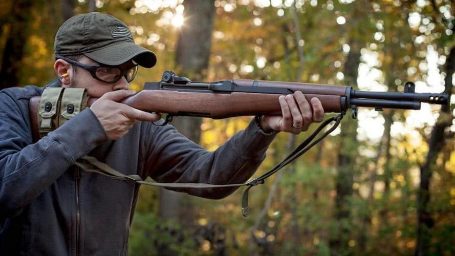 导气原理灵感来自机枪退壳方式,经过精心缩小设计之后,步枪也有了自动