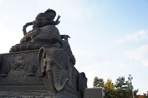 这里是呼和浩特大召广场及周边
